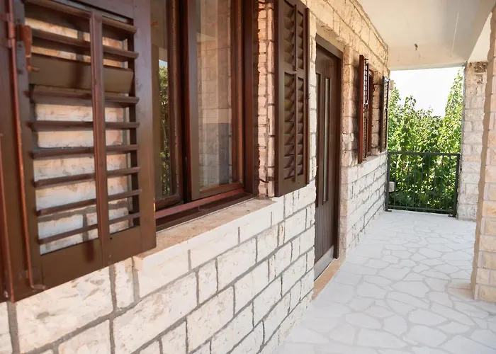 Kuca Za Odmor Kameni Dvori Дом отдыха *