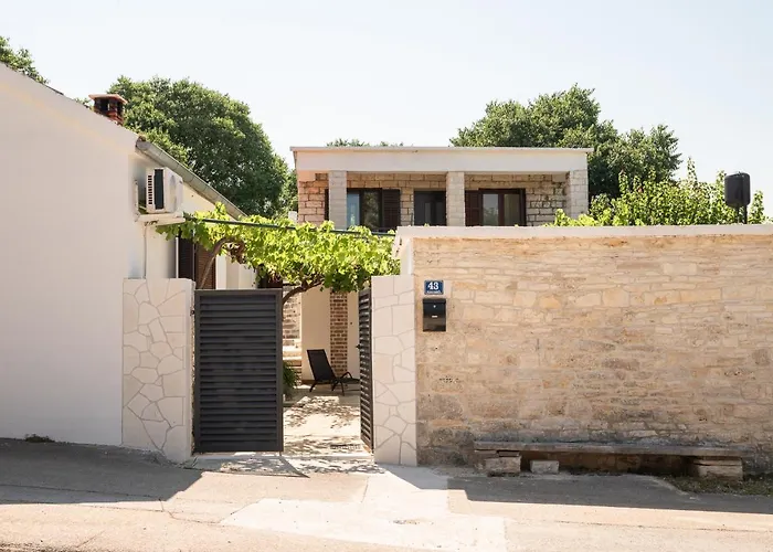 Kuca Za Odmor Kameni Dvori *