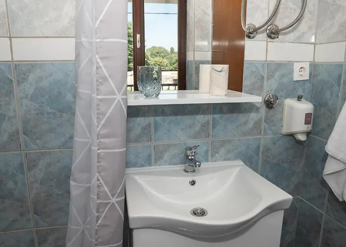 Kuca Za Odmor Kameni Dvori Дом отдыха *